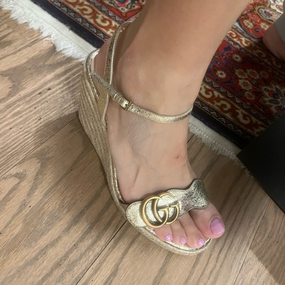 Gucci Gold Women's Sandals - Picture 5 of 7